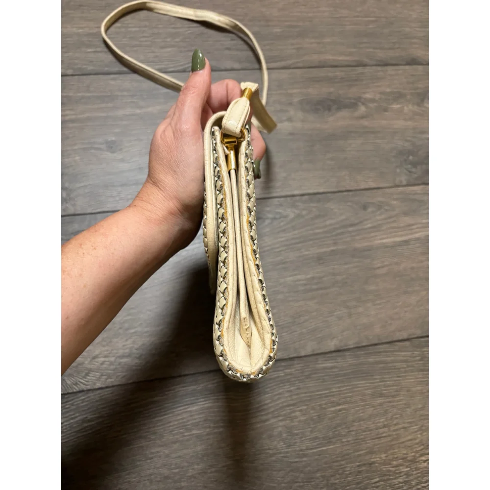 Victoria Place Purse Crossbody Bag Chainmail Mesh Enamel Magnetic Snap Ivory OS - Picture 6 of 13